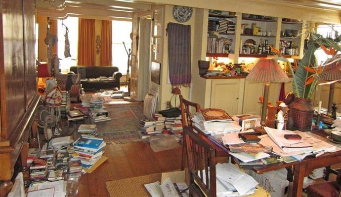 Hoarding in Seniors – 5 Warning Signs and How to Help With Compassion – DailyCaring